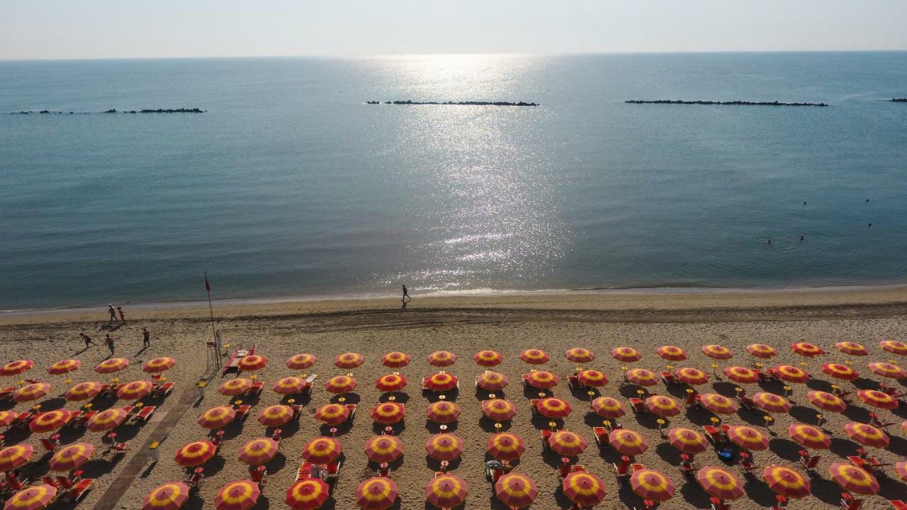 I Tre Moschettieri Camping Village ليدو دي بومبوسا المظهر الخارجي الصورة